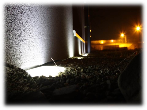 ZESTAW 4x ŚWIECĄCA KOSTKA BRUKOWA LED BRUKLUX 10 X 14 x 6 cm