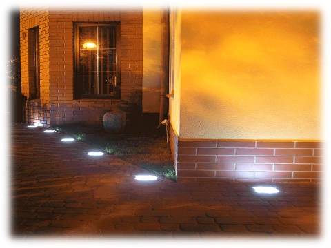 ZESTAW 8x ŚWIECĄCA KOSTKA BRUKOWA LED BRUKLUX 10 X 14 x 6 cm